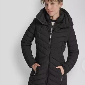 Dkny Black Quilted packable Hooded Jacket size M